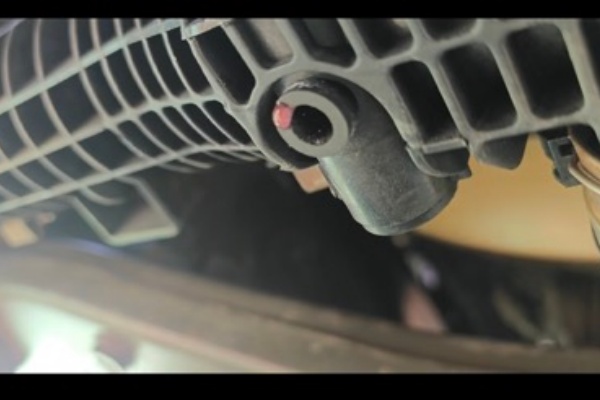 Truck Water Pump Failure: Typical Symptoms