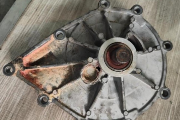 Truck Water Pump Failure: Typical Symptoms